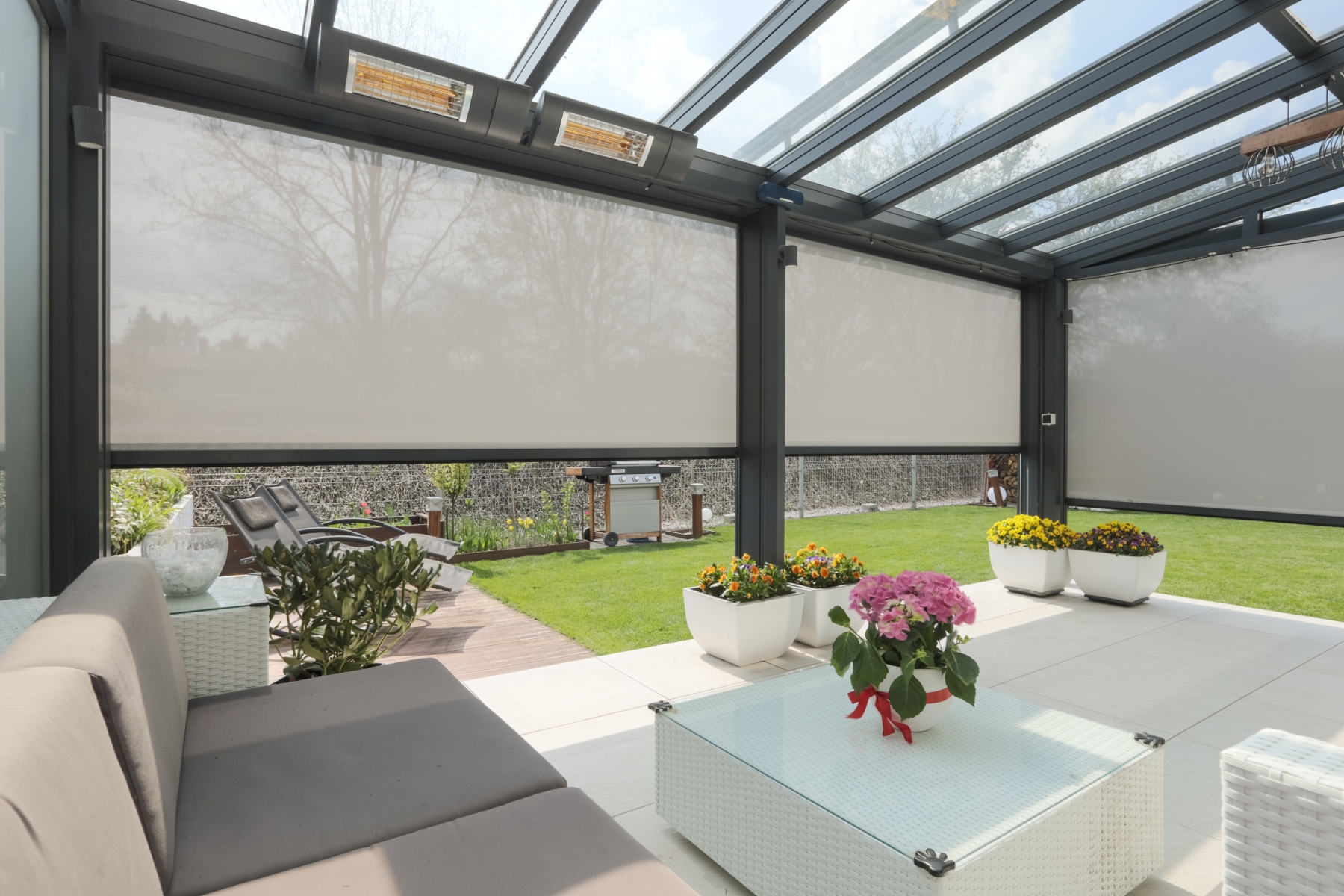 SCREEN external roller blind